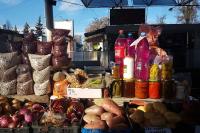 Продажа продуктов питания и промтоваров на базарах и рынках